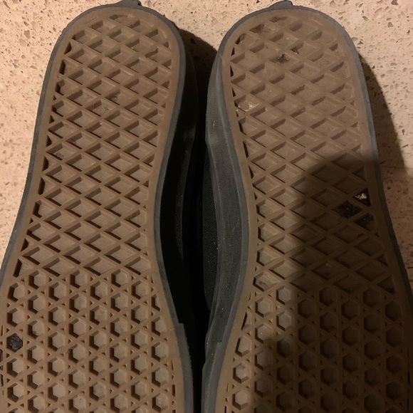 Vans - Picture 5 of 7